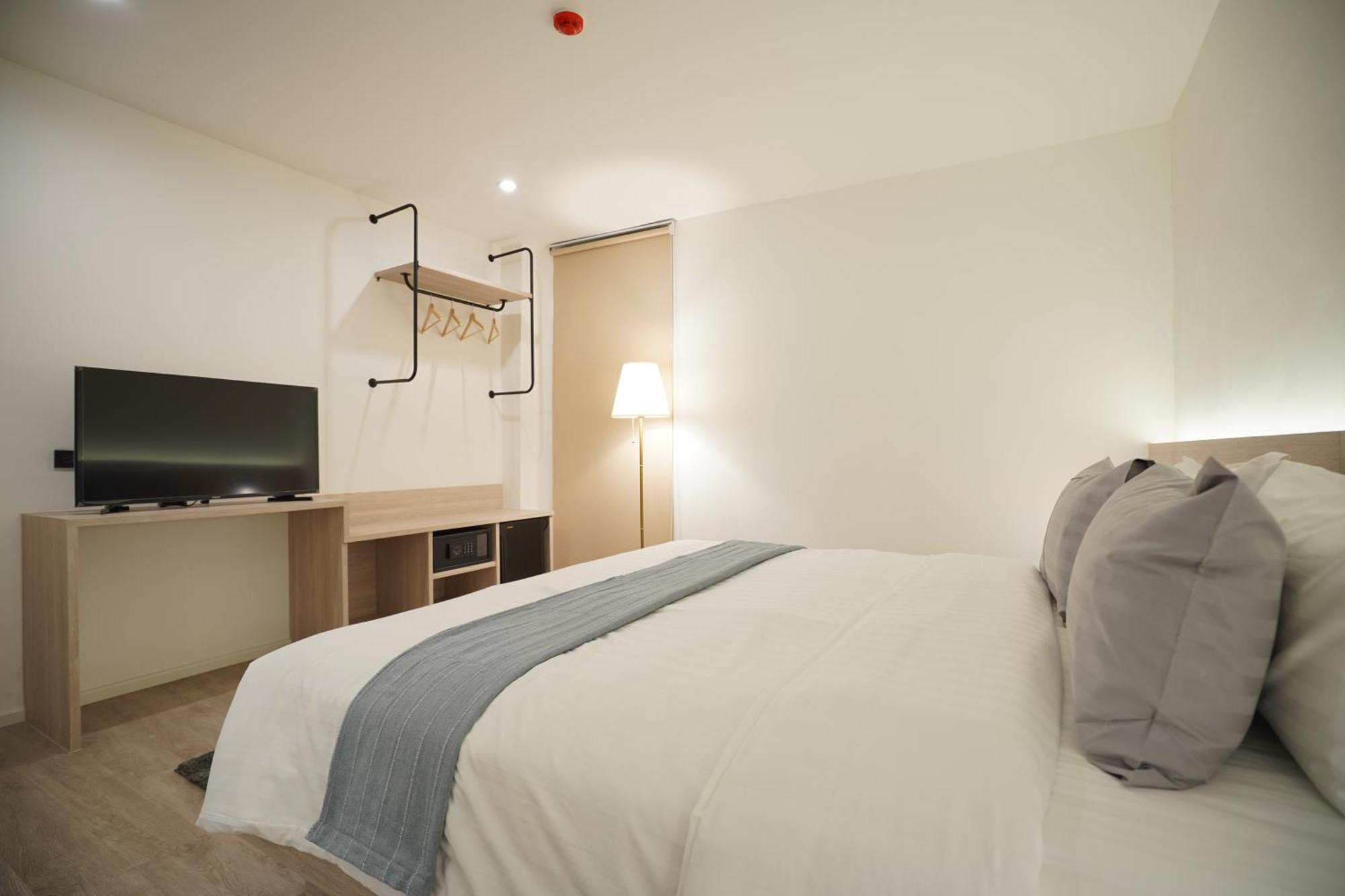 E11 Hotel - Bts Punnawithi Bangkok Extérieur photo