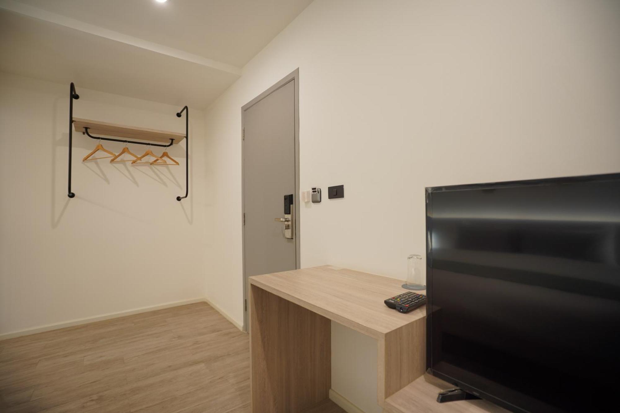E11 Hotel - Bts Punnawithi Bangkok Extérieur photo